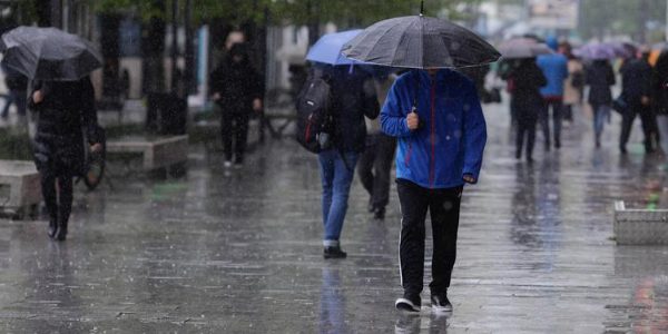 Vin ploile peste România! Vremea se încălzește, dar ninsorile nu dispar complet