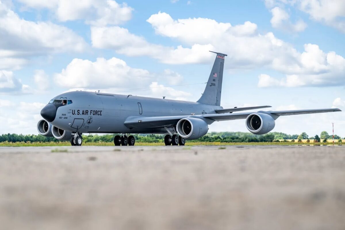 România devine hub militar. Avioanele americane fac realimentări în aer din baza Otopeni