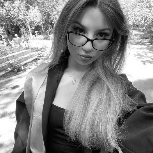 Ea este tânăra de 19 ani care a murit în cumplitul accident de la Bălțați. Denisa s-a urcat în mașina unui necunoscut și a murit nevinovată – EXCLUSIV