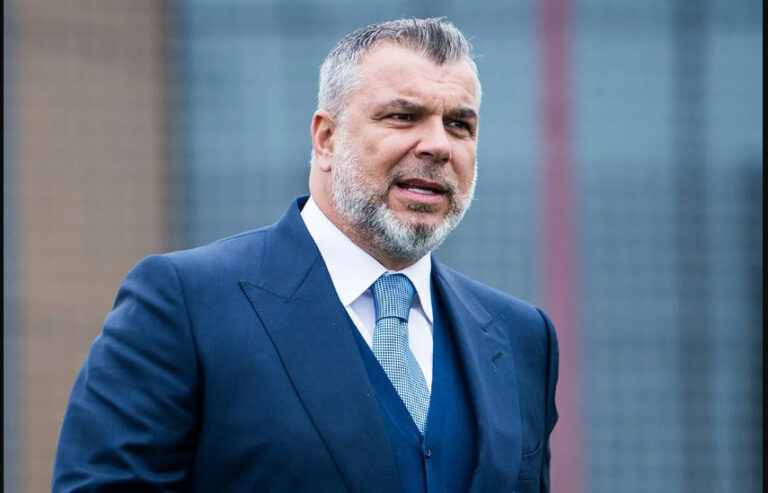 Cosmin Olaroiu, gest superb pentru elevii si profesorii romani blocati in Dubai