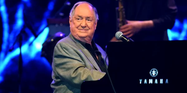Doliu în muzică. S-a stins din viață legendarul Neil Sedaka
