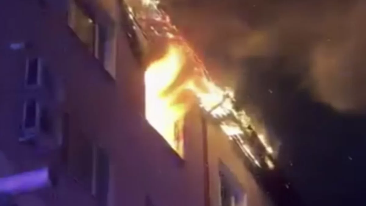 Arde blocul. Evacuare de urgență