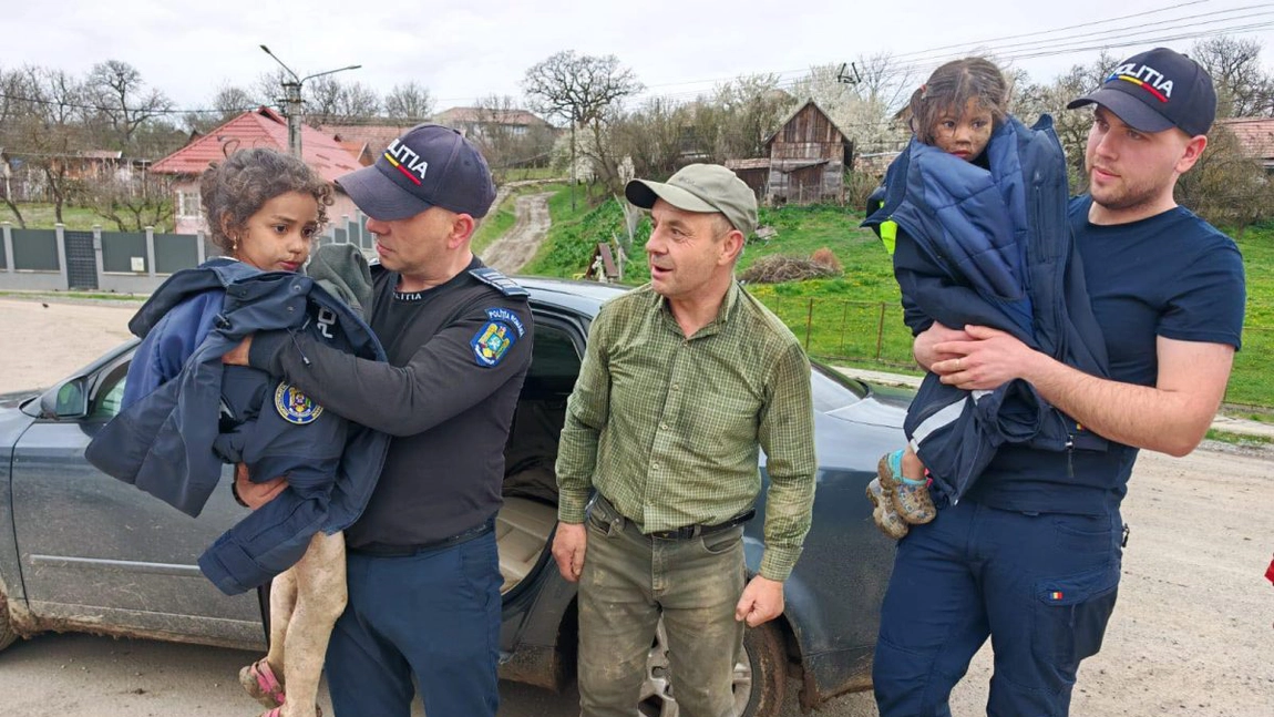 Final fericit, dar întrebări grave: Melisa și Rebeca, găsite în pădure. Poliția a deschis anchetă