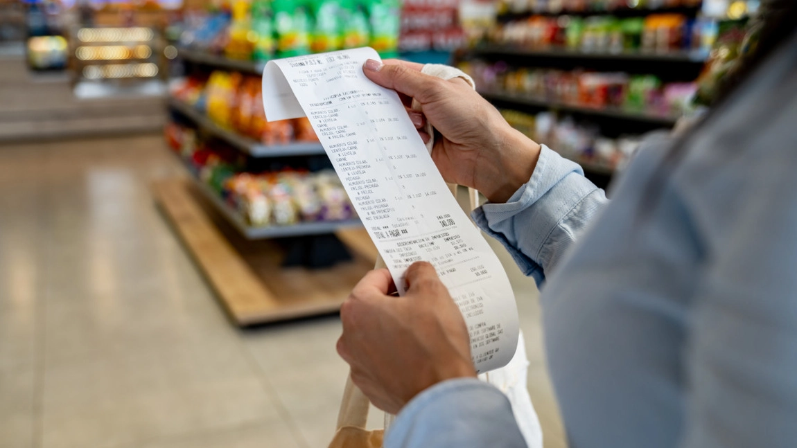 Lovitură pentru români! Val de scumpiri la alimente până la finalul anului!