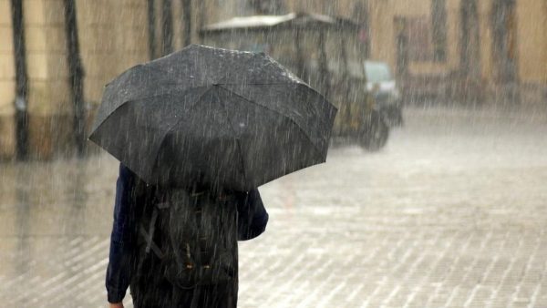 Vremea 3 aprilie 2026. Ploi, grindină și furtuni în toată țara. La munte revine ninsoarea
