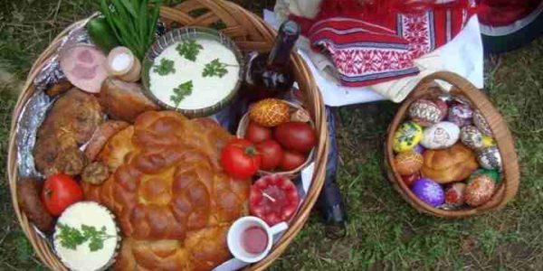 Ce trebuie să ai în portofel de Paștele Blajinilor pentru noroc. Tradiții vechi care se respectă și astăzi