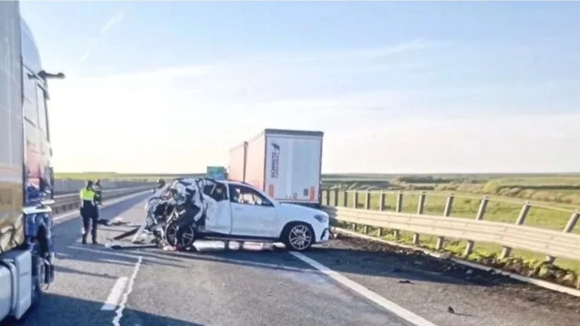 Accident tragic pe autostrada A1. Lider politic ucis într-un impact devastator cu un TIR