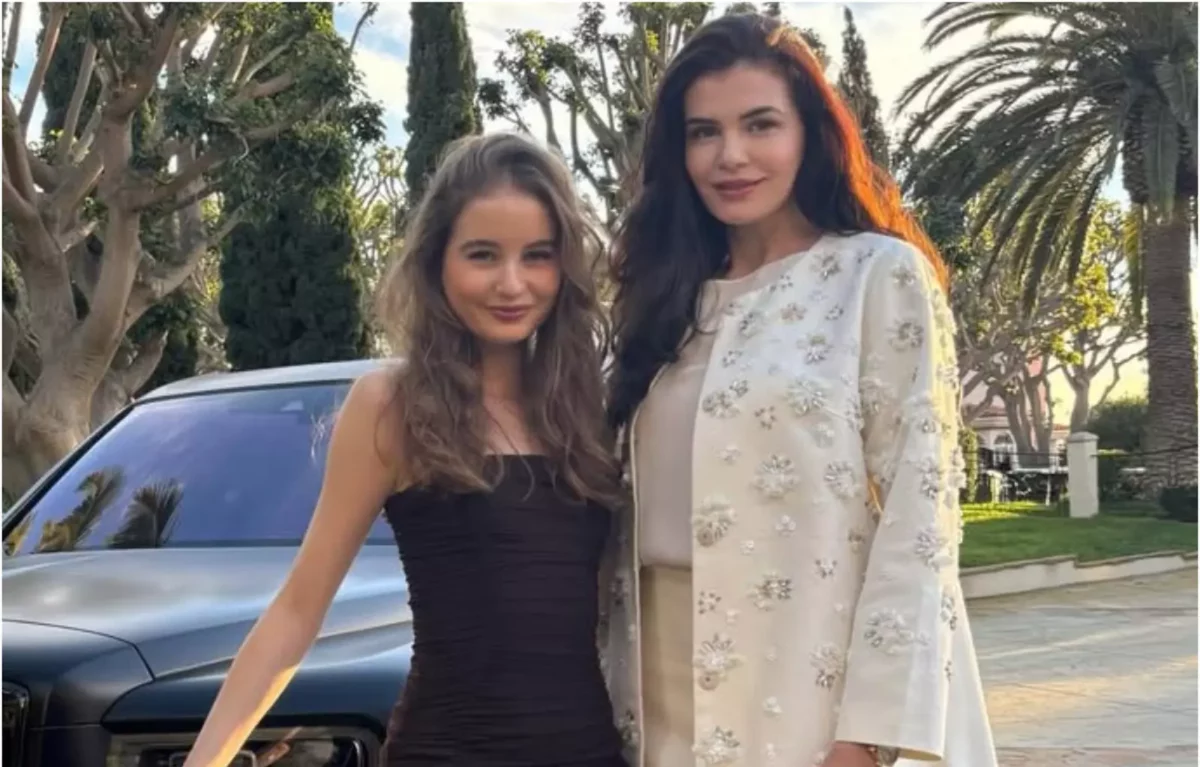 Irina Columbeanu, sosia mamei sale pe străzile din New York! Cum a apărut tânăra de 19 ani într-o ședință foto de senzație