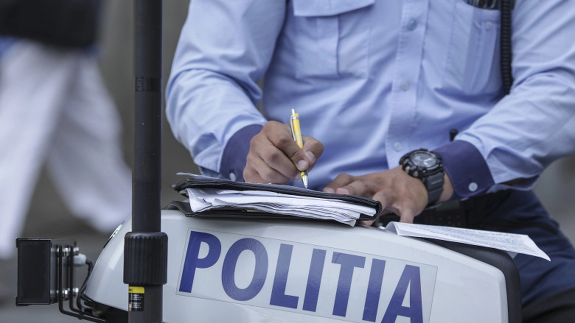 Amendă de 500 de lei pentru tinerii care fac asta în public! Mulți au încălcat legea până acum!