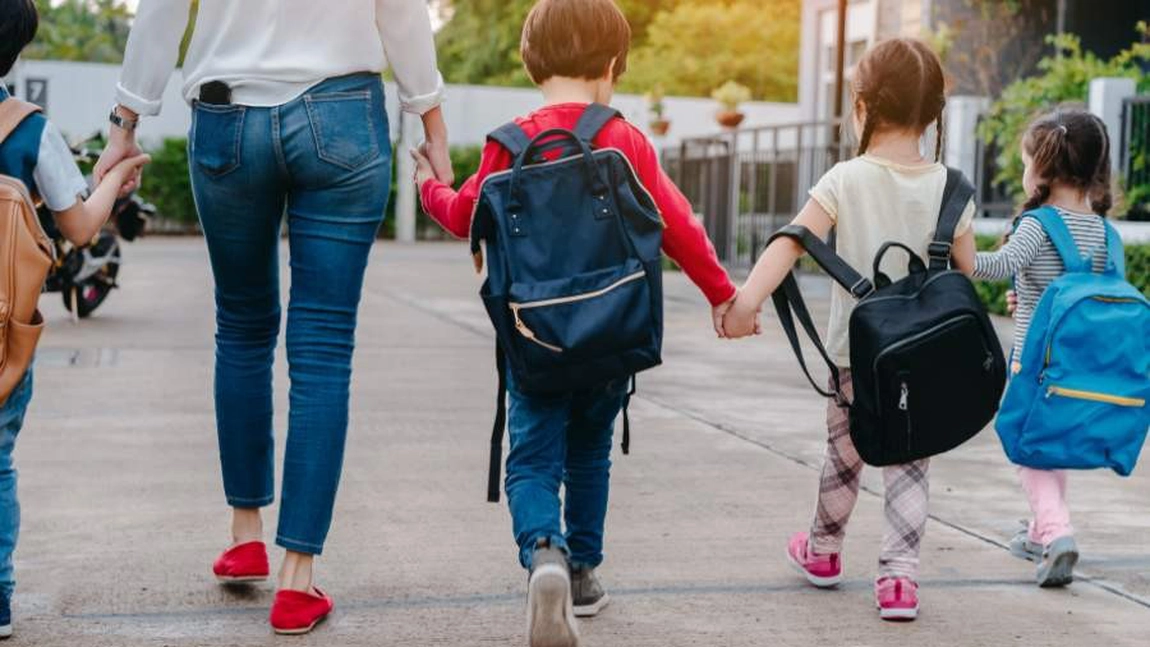 Amendă pentru toți părinții din România care refuză să semneze contractul educațional! Sancțiunea poate ajunge la 5.000 lei!