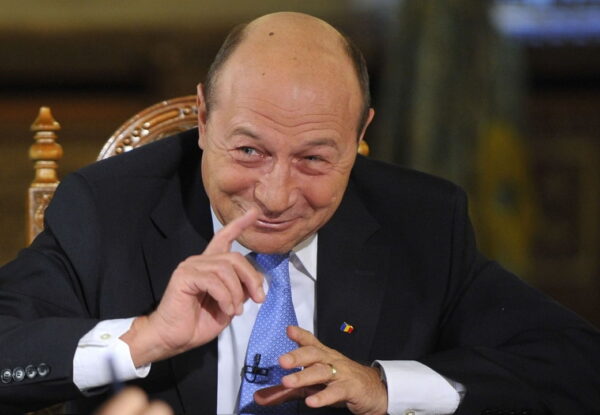 Maia Sandu a semnat decretul pentru Traian Băsescu. Mesajul fostului președinte a apărut imediat
