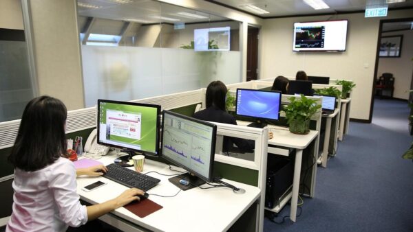 Cresc salariile pentru jumătate dintre bugetari. Noua legea care urmează să fie adoptată