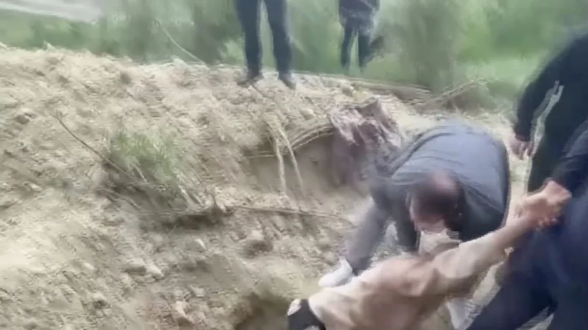 Doamne ferește! Un bărbat scos din pământ după 4 zile de când a fost îngropat de viu a șocat o țară întreagă: „Au auzit cum…