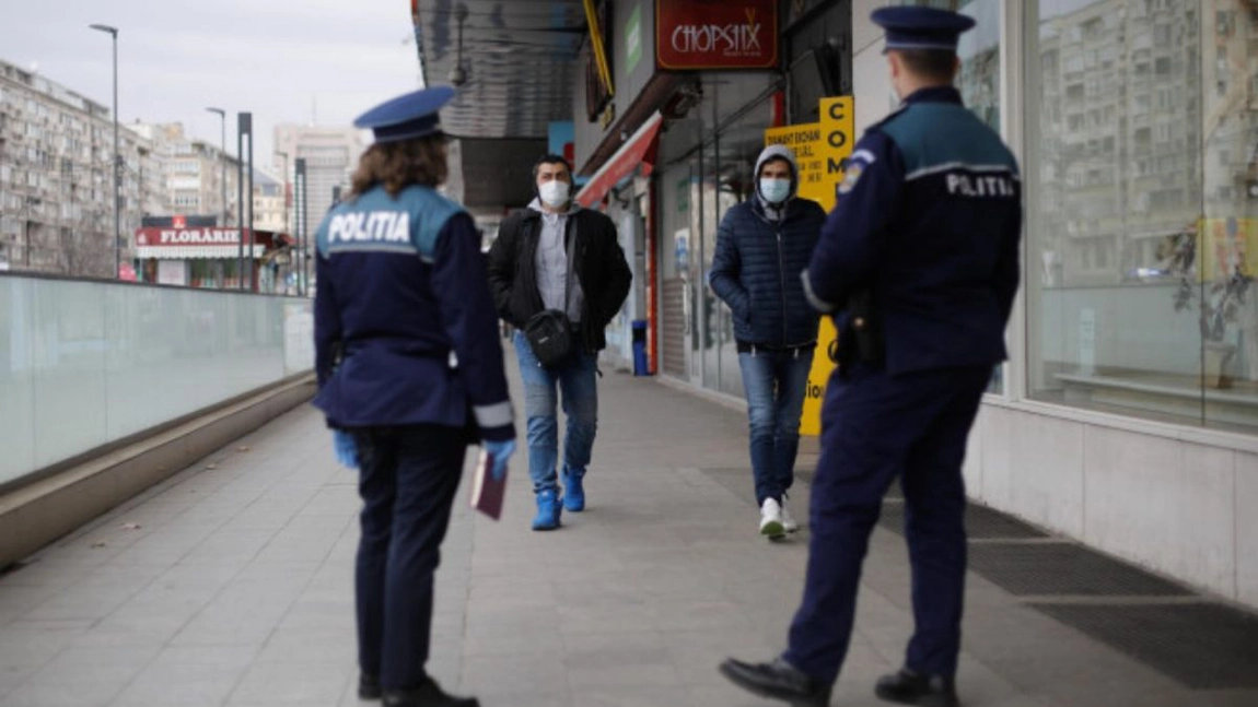 Interdicție pentru minorii sub 18 ani după ora 22:00. Reguli mai stricte pentru cluburi și baruri