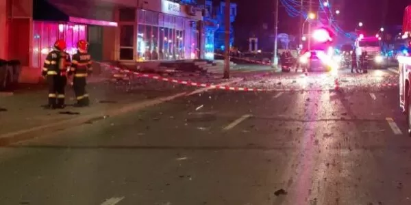O dronă a căzut peste un bloc din Galați și a explodat. Sunt oameni răniți