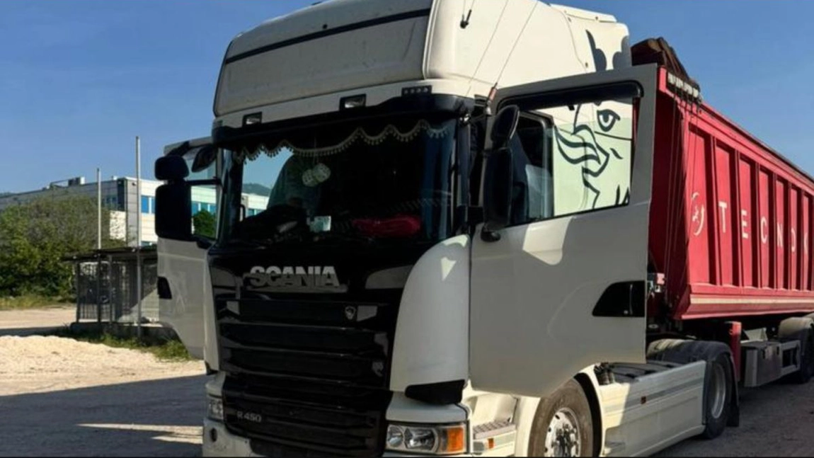 Șofer român găsit mort în cabina TIR-ului, în Italia. Care a fost cauza morții