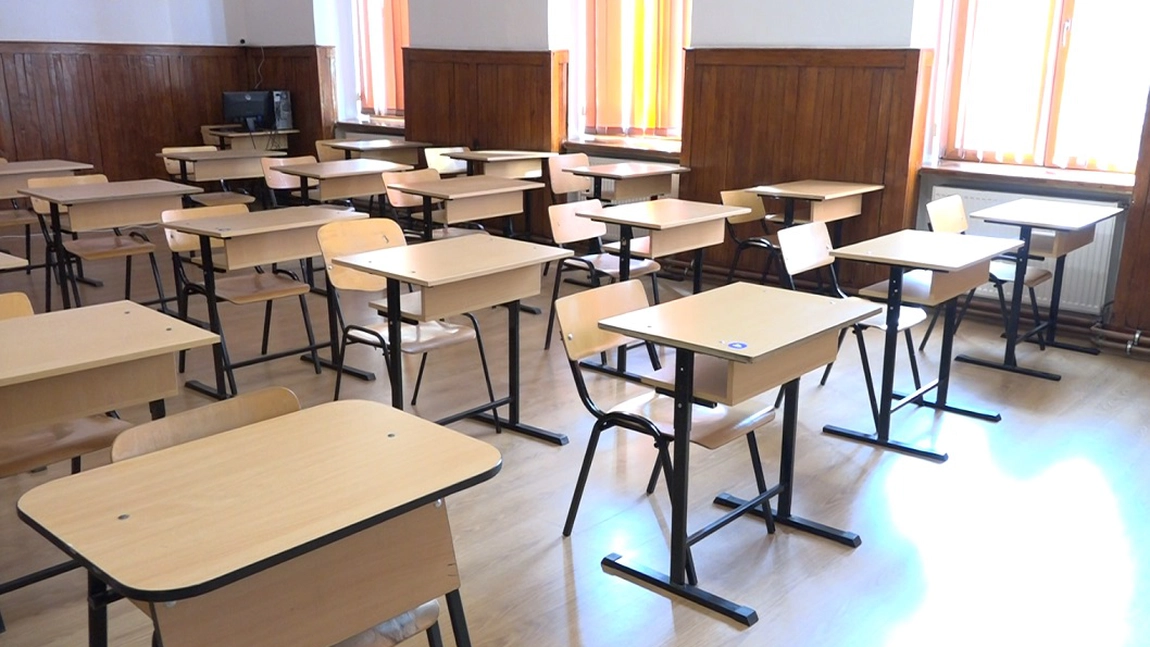 Gata! Se schimbă TOT. Din toamnă, elevii vor… Vezi mai mult