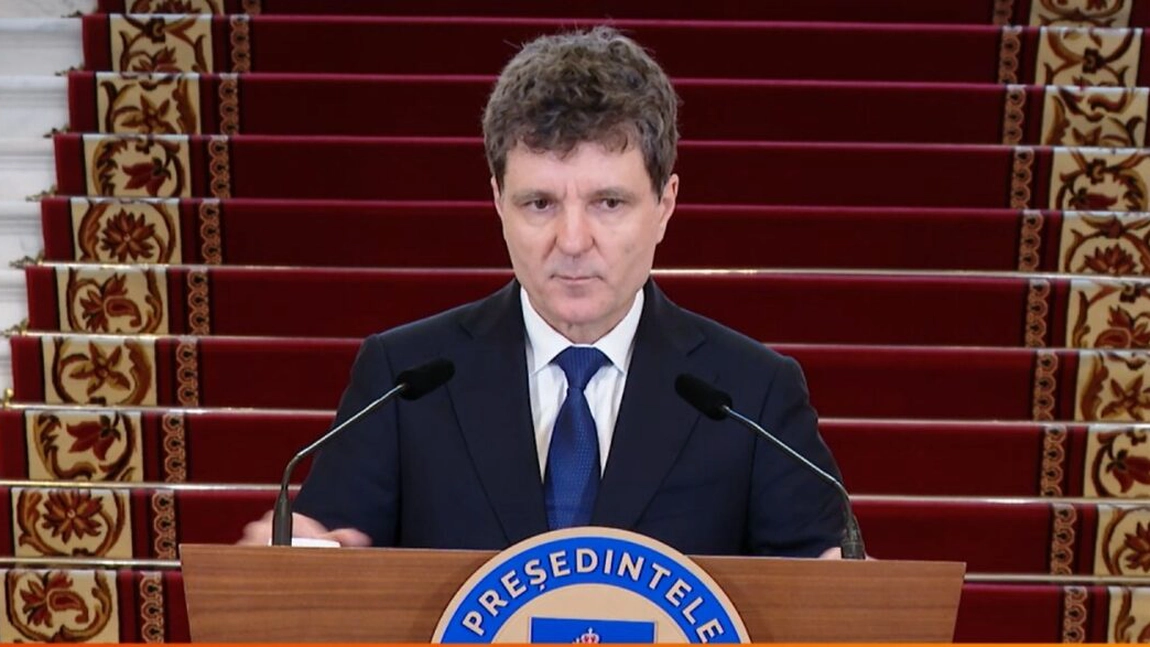 Nicușor Dan prezintă concluziile anchetei. Drona care a lovit blocul din Galați este de proveniență rusească – FOTO