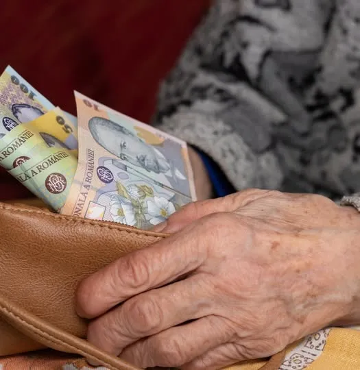 Programul de plată al pensiilor în august 2026. Cum ajung banii la beneficiari