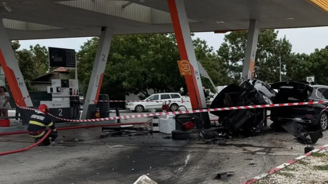 Două autoturisme au intrat într-o benzinărie după un accident pe DN 6. Un șofer a fost rănit