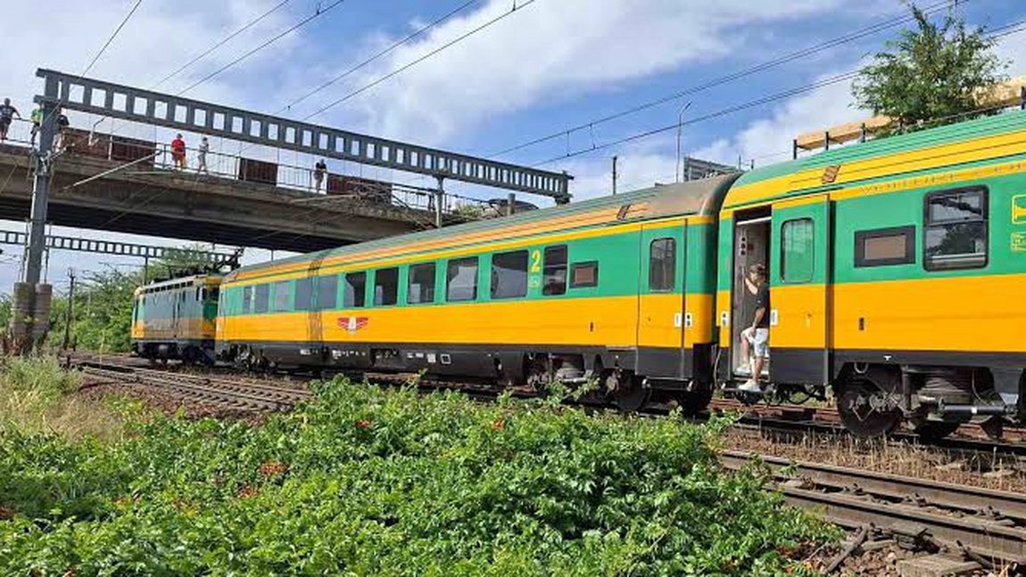 Un copil de 8 ani a fost lovit mortal de tren, în Fetești! Cu 10 minute înainte de tragedie fusese dat dispărut de tatăl lui!