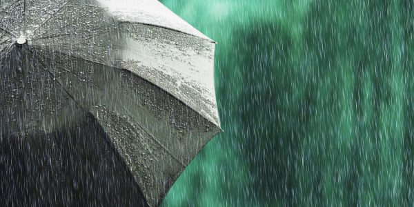 Cod galben de furtuni și ploi torențiale în România. ANM avertizează asupra vijeliilor, grindinei și rafalelor puternice