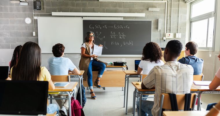 Ministerul Educației anunță schimbări majore pentru anul școlar 2026-2027. Notele elevilor urmează să fie acordate după noile standarde naționale