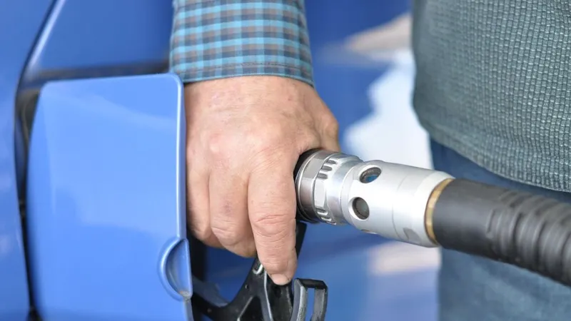 Prețurile carburanților luni, 17 august 2026! Vești bune pentru conducătorii auto
