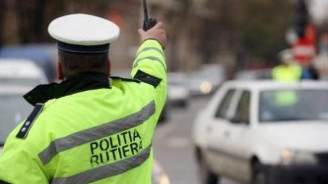 Situație șocantă în Buzău! Un profesor de legislație rutieră a lovit cu mașina un polițist!