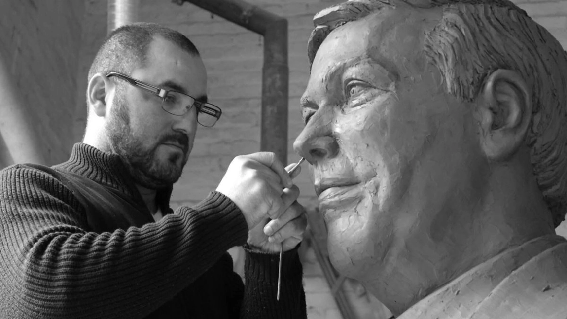 Sculptorul Cristian Mircea Olar s-a stins din viață la doar 47 de ani! Ce legătură avea cu Papa Ioan Paul al II-lea!