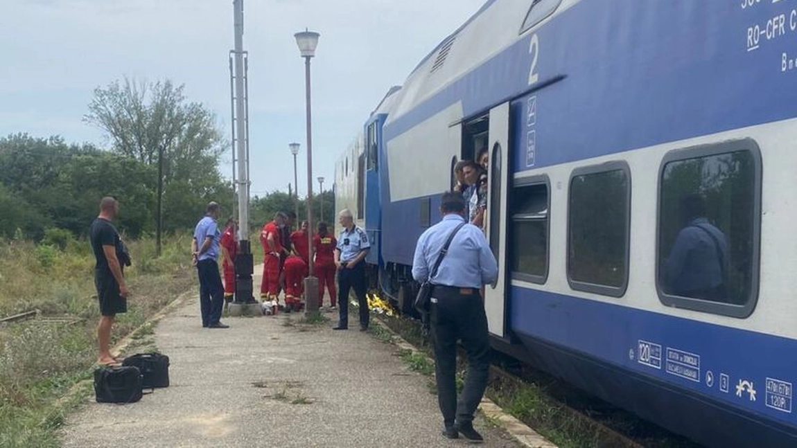 Tânără de 19 ani, lovită de tren în Gara Mangalia! Fata avea căștile în urechi și nu a auzit locomotiva!