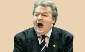 Cum arată mormântul lui Corneliu Vadim Tudor la 10 ani de la moartea lui. „Tribunul” nu a fost uitat de cei care l-au iubit