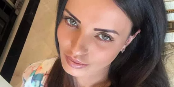 Moment neașteptat la înmormântarea Mădălinei Apostol. Cine a venit să cânte la funeralii