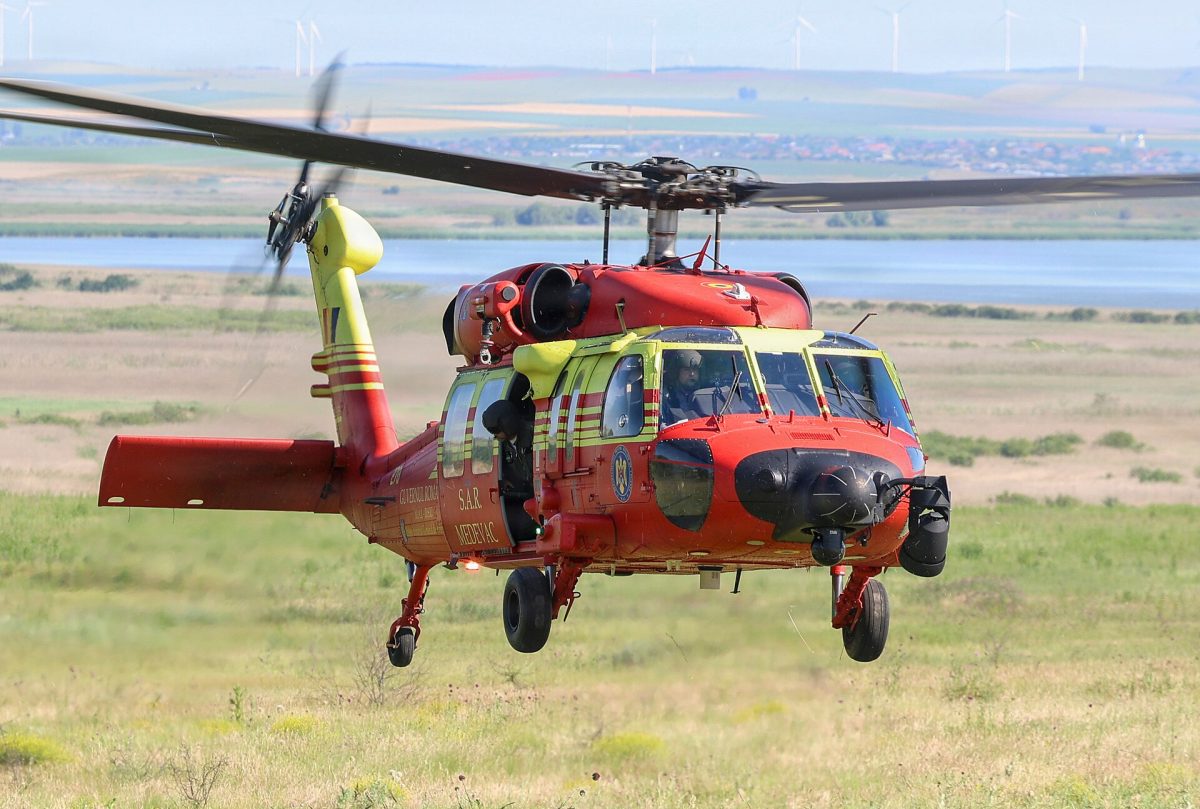 Elicopter Black Hawk al Inspectoratului General de Aviație, cu însemne SMURD
